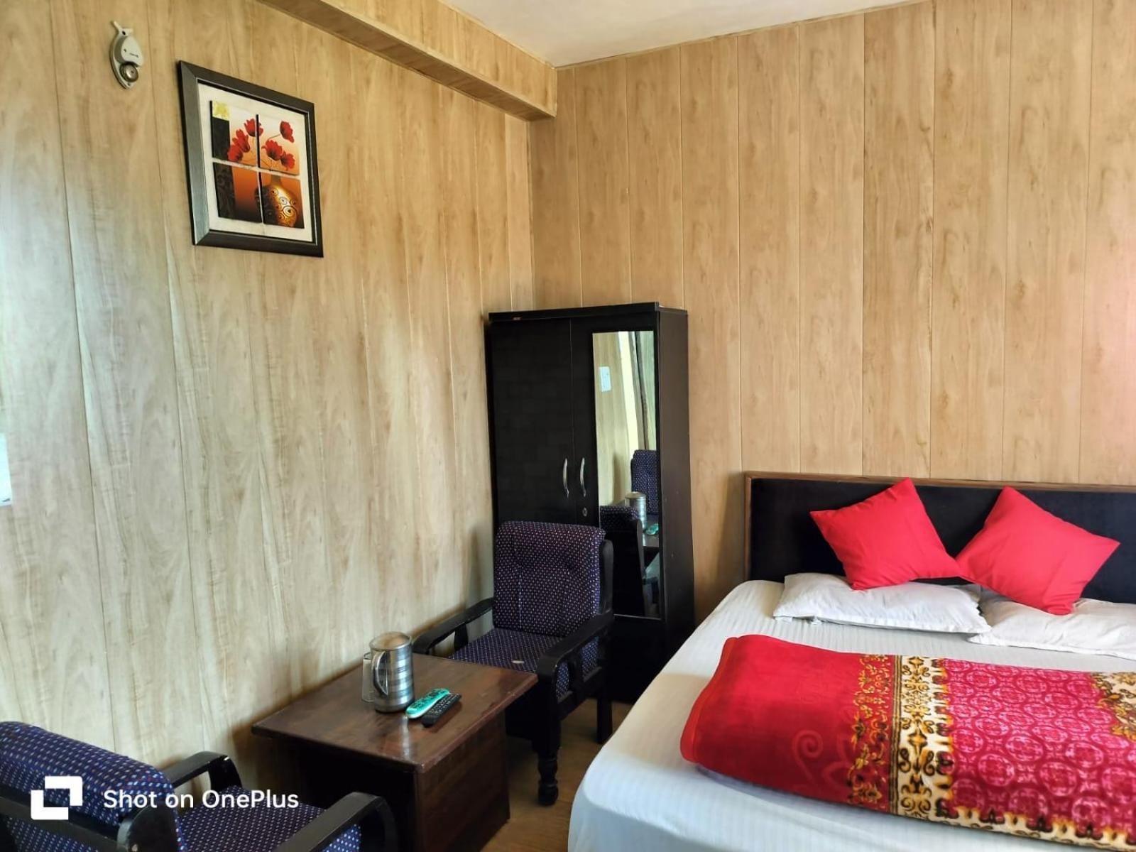 Silver Dew Resorts And Restaurant Дханолти Экстерьер фото